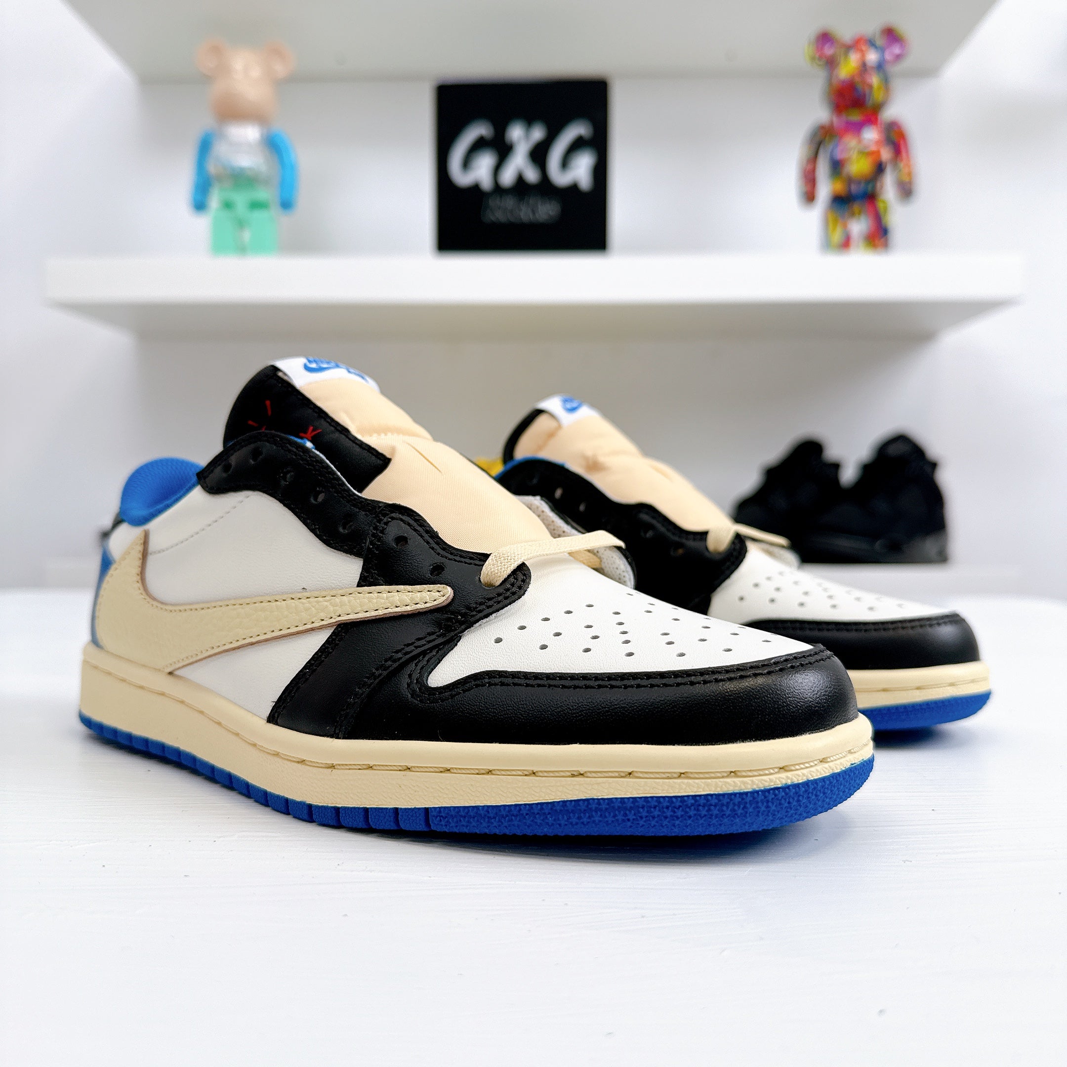 AJ1 Low Travis Scott Fragment