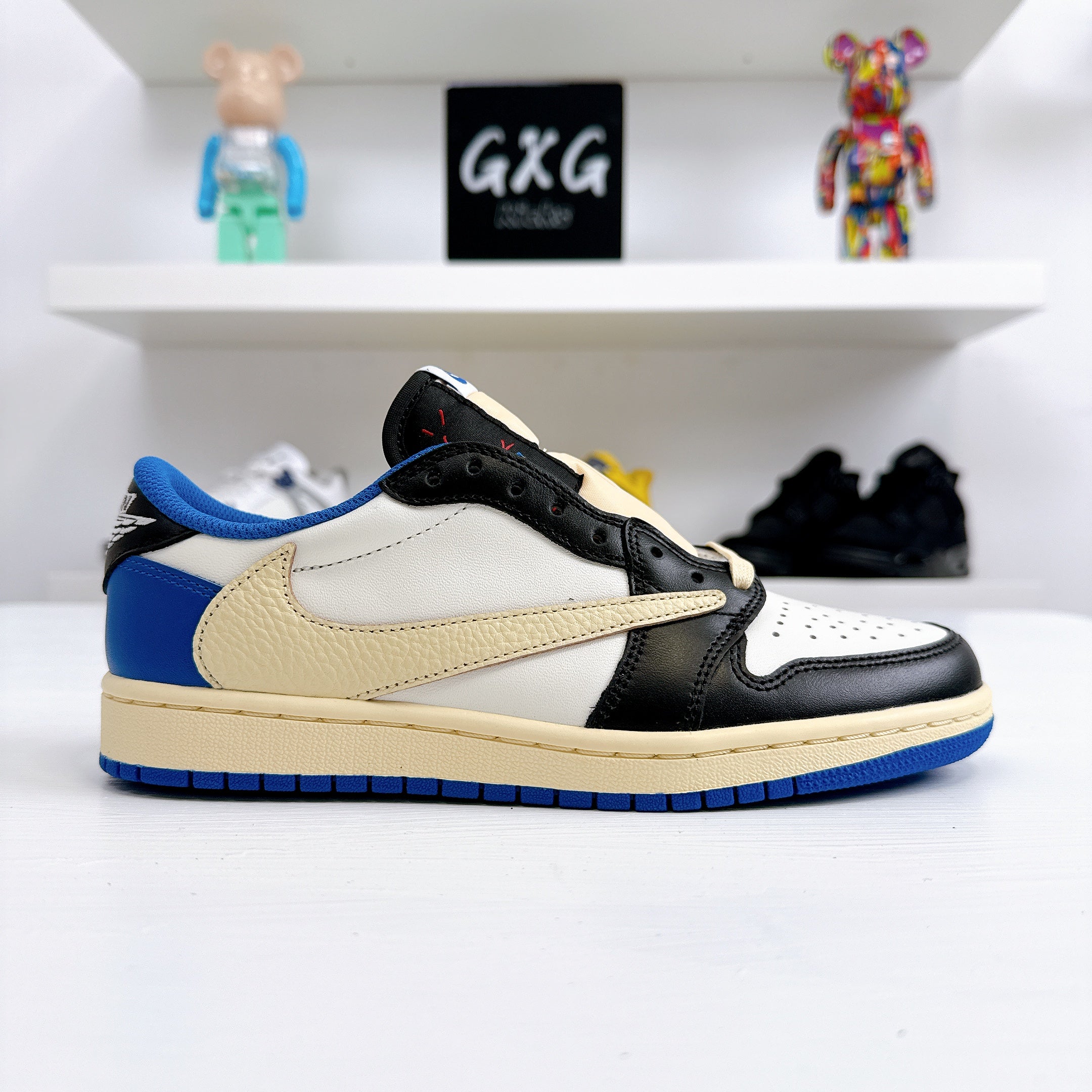AJ1 Low Travis Scott Fragment
