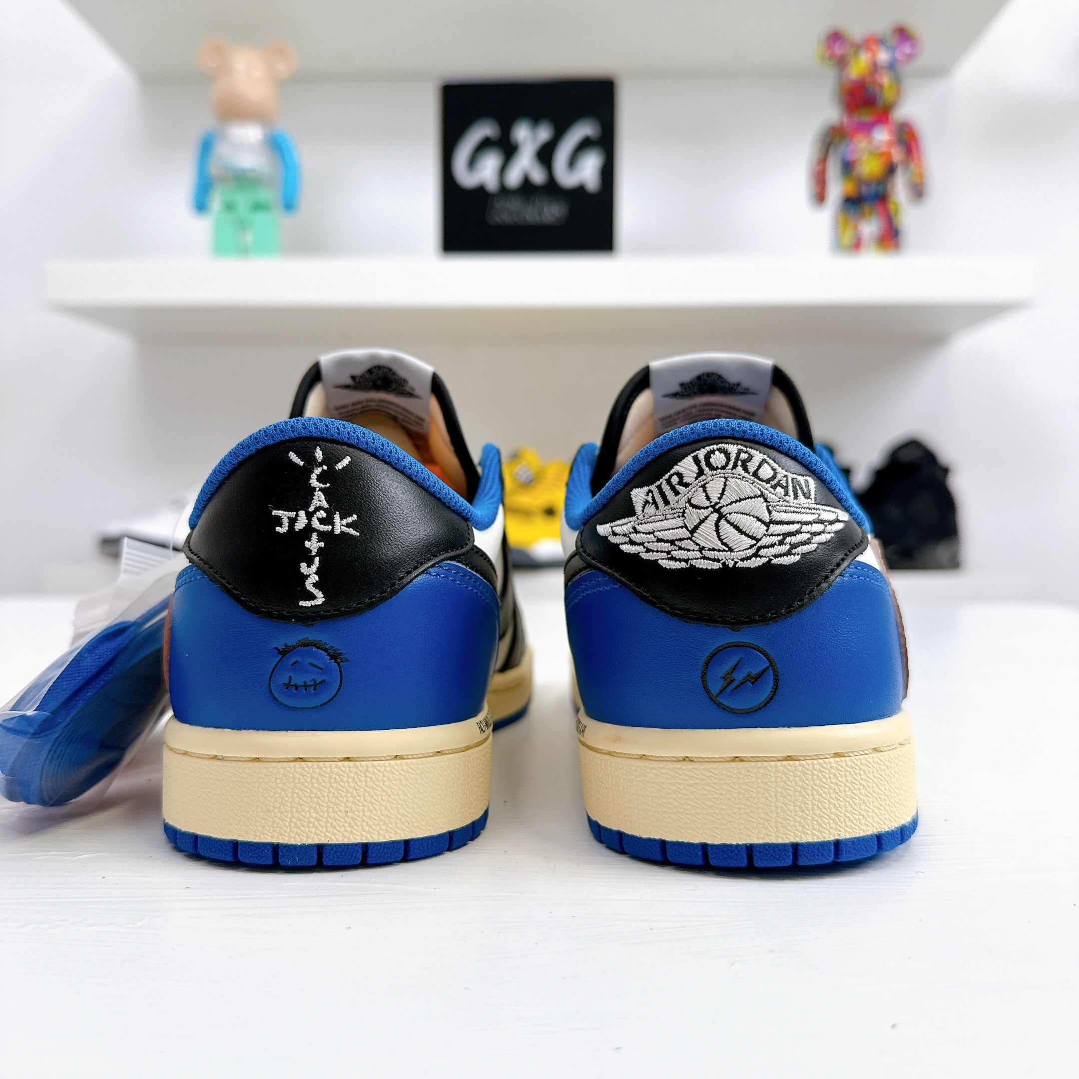 AJ1 Low Travis Scott Fragment