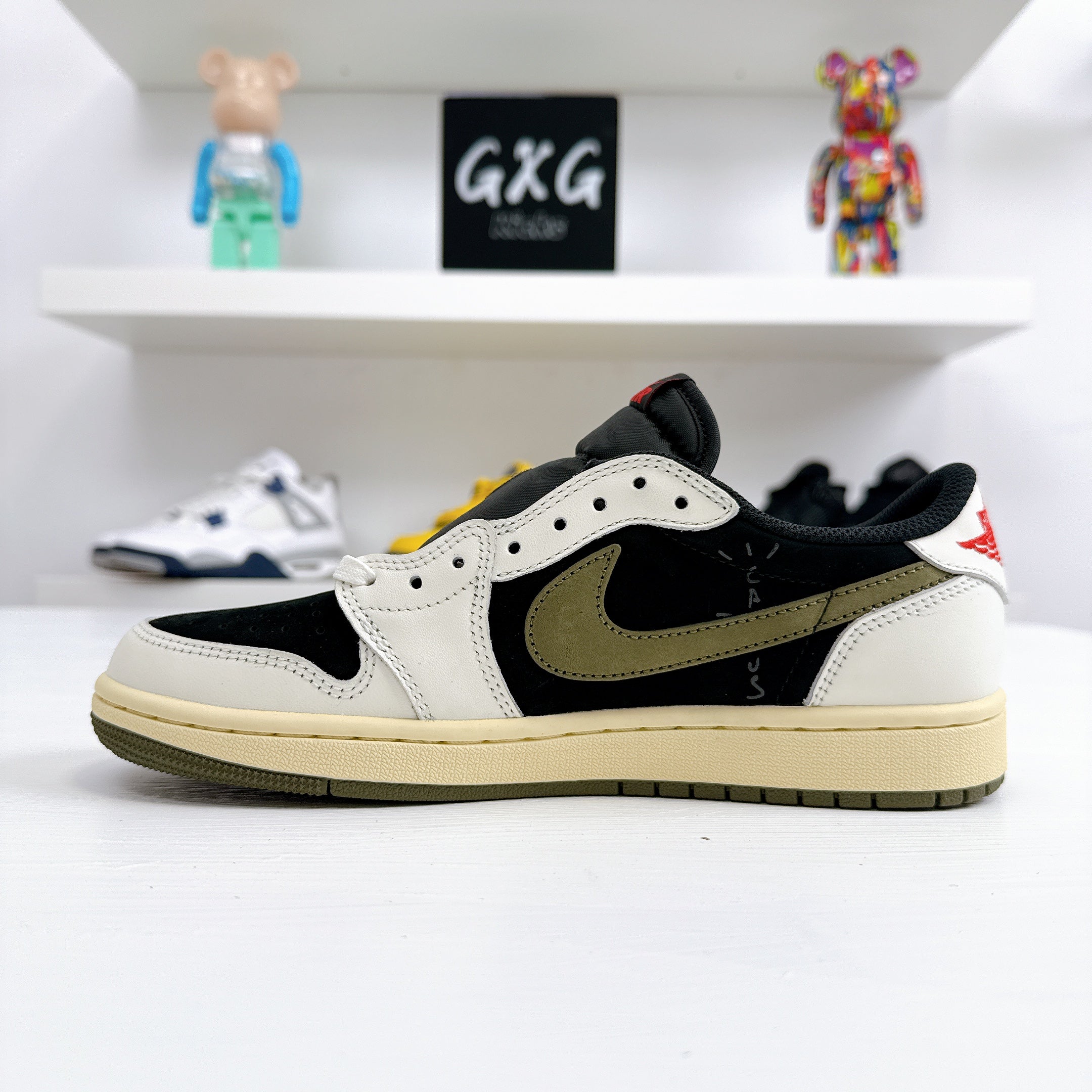 AJ1 Low Travis Scott  Medium Olive (WMNS)