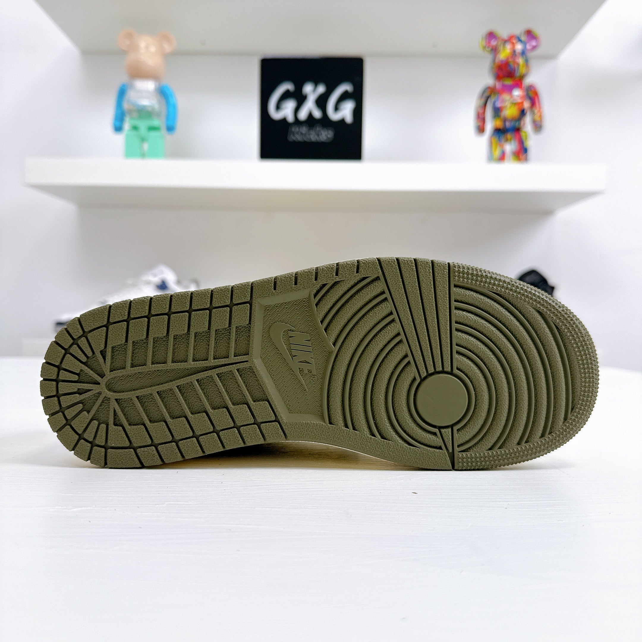 AJ1 Low Travis Scott  Medium Olive (WMNS)