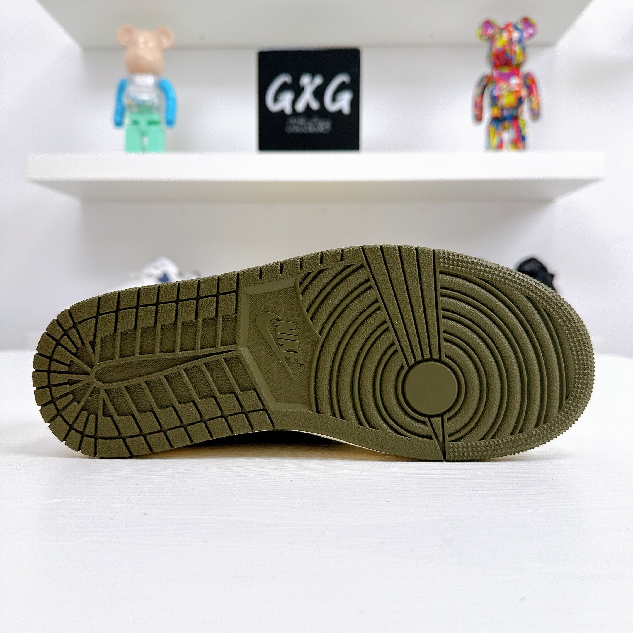 Jordan 1 Low Retro OG Travis Scott Medium Olive