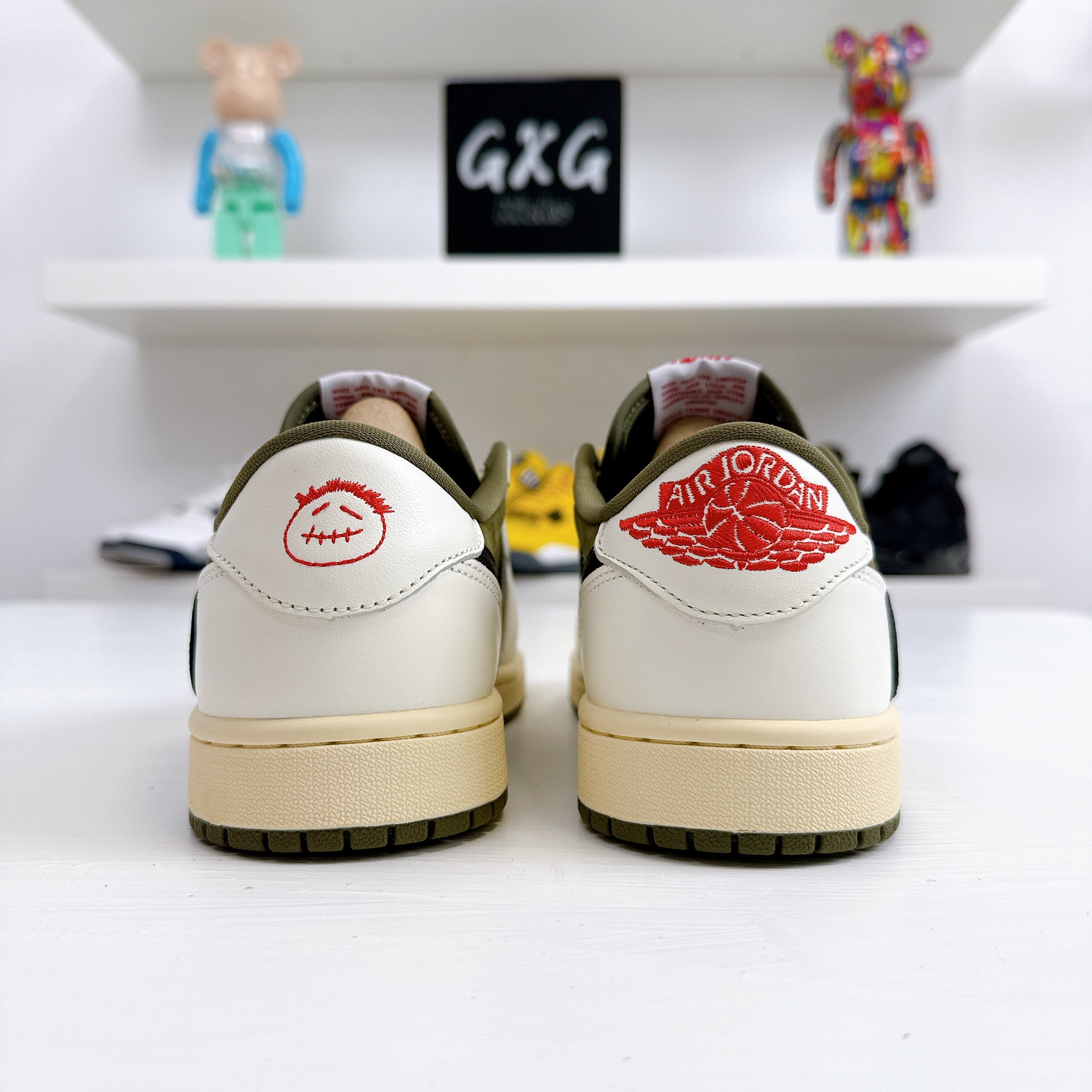 Jordan 1 Low Retro OG Travis Scott Medium Olive