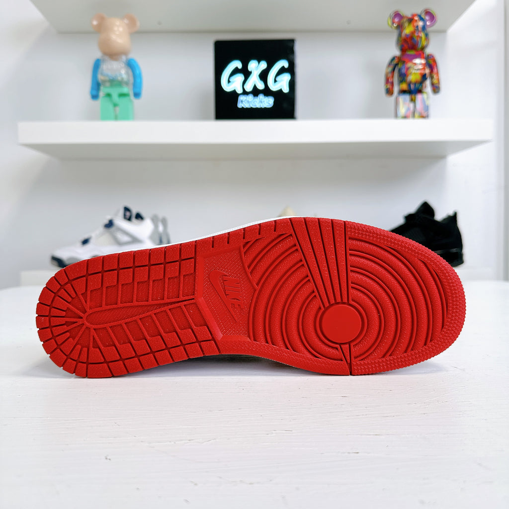 Air Jordan 1 Retro Low OG "Chicago"