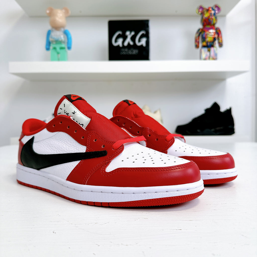 Air Jordan 1 Retro Low OG "Chicago"