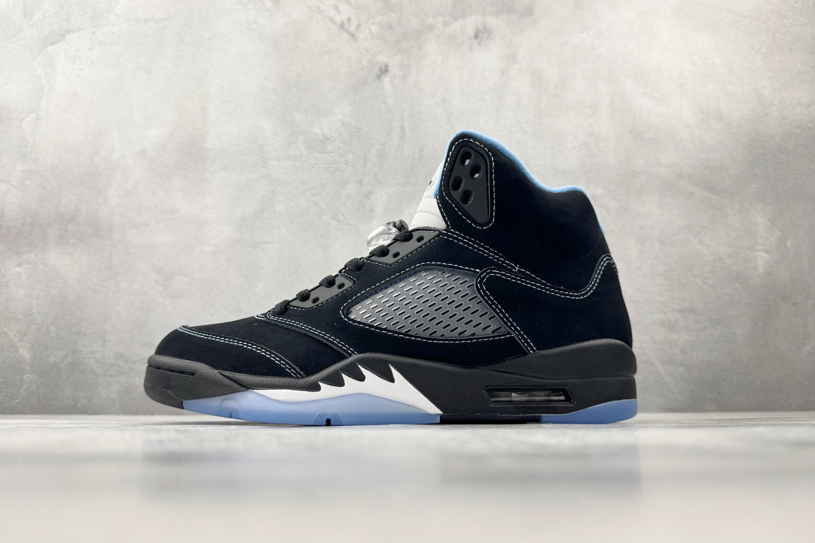 Air Jordan 5 Retro OG 'Metallic Reimagined'