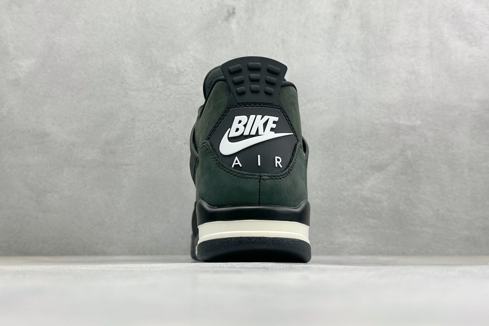 Air Jordan 4 Pine Green Collaboration Edition