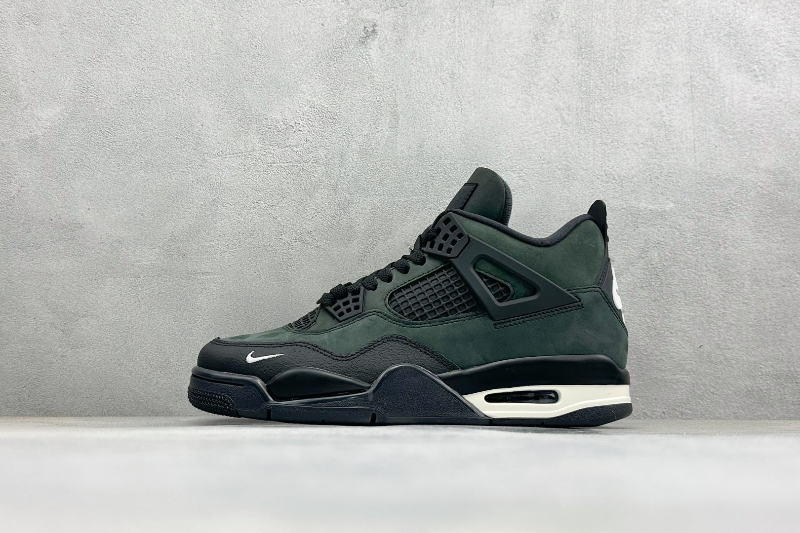 Air Jordan 4 Pine Green Collaboration Edition