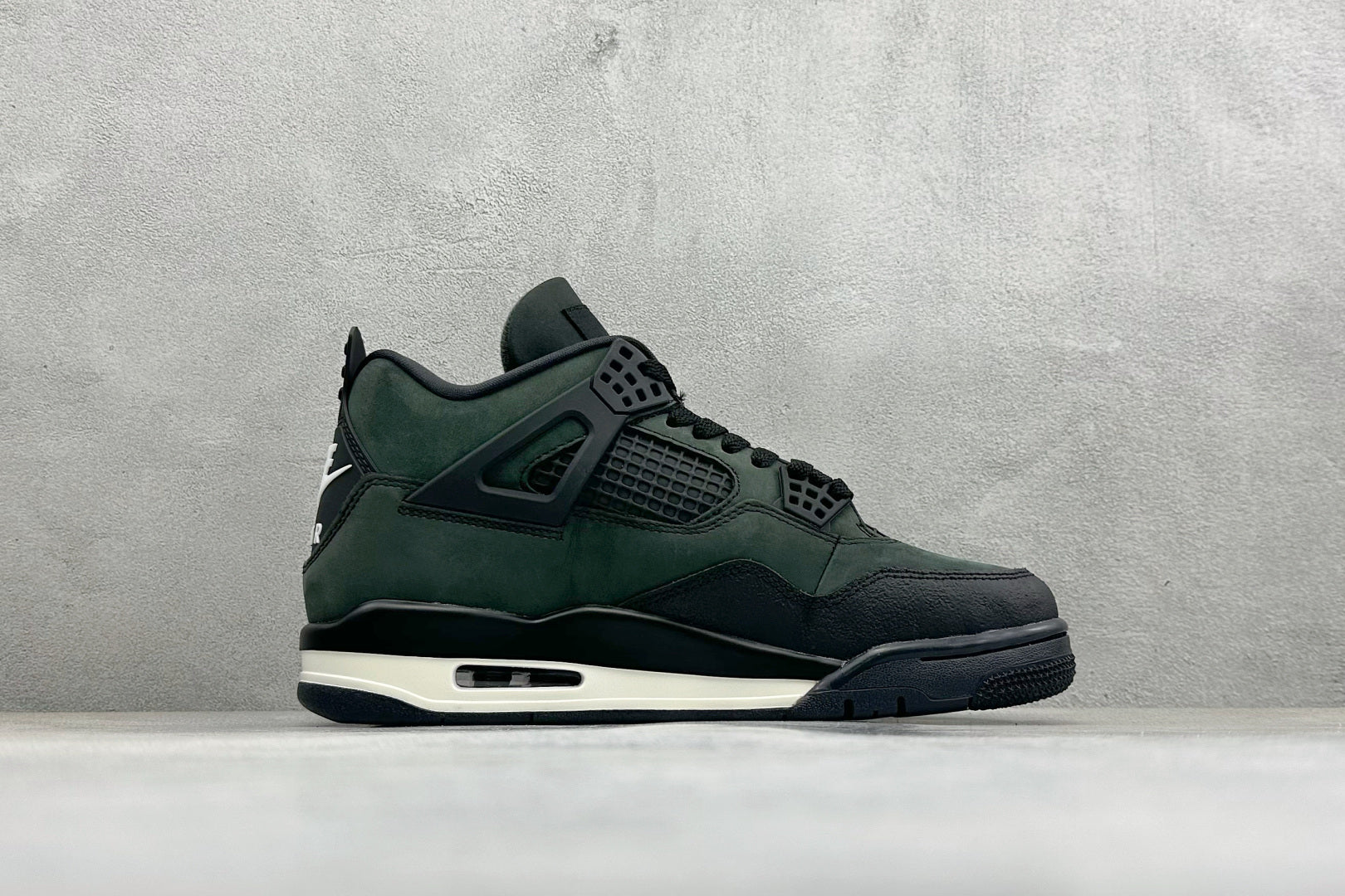 Air Jordan 4 Pine Green Collaboration Edition