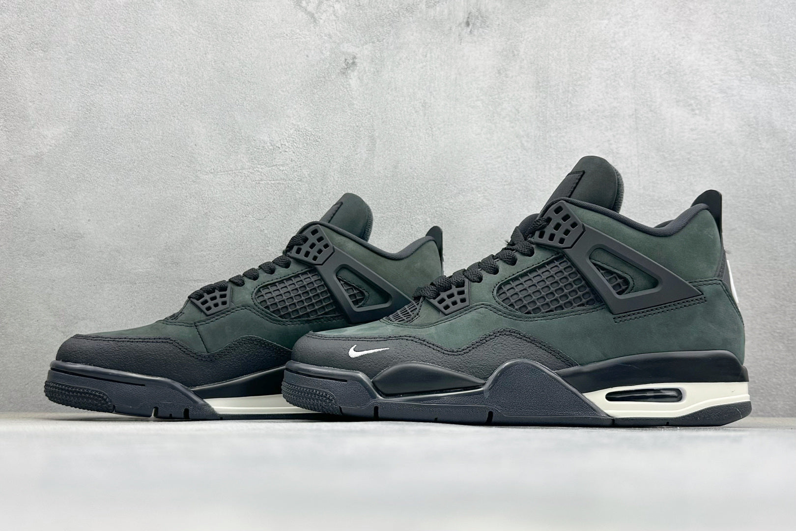 Air Jordan 4 Pine Green Collaboration Edition