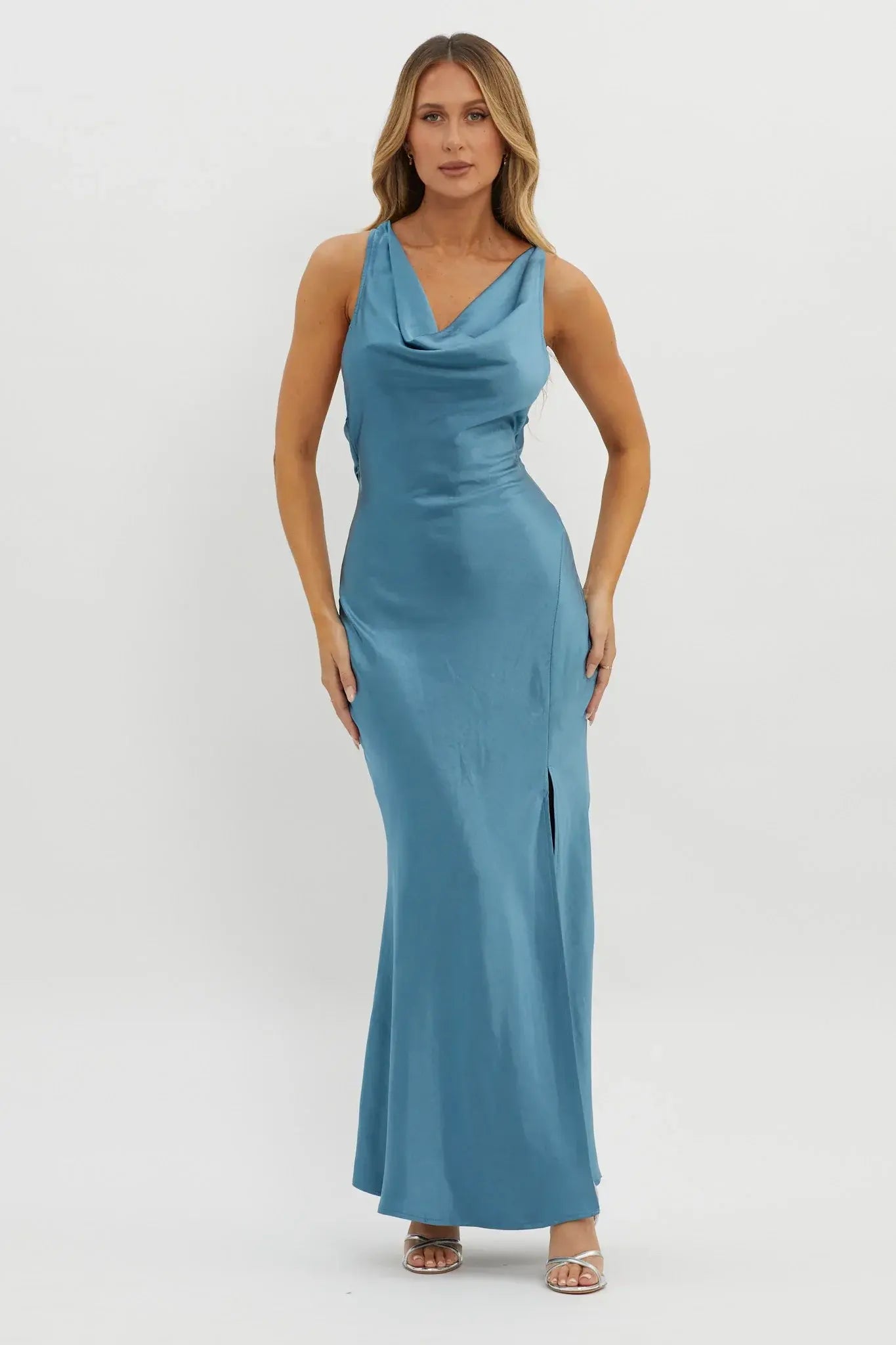 Gwendelynn Floral Back Strap Dress Blue